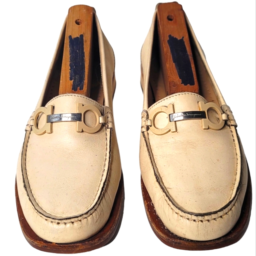 Salvatore Ferragamo Cream Leather Vara Bit Loafers